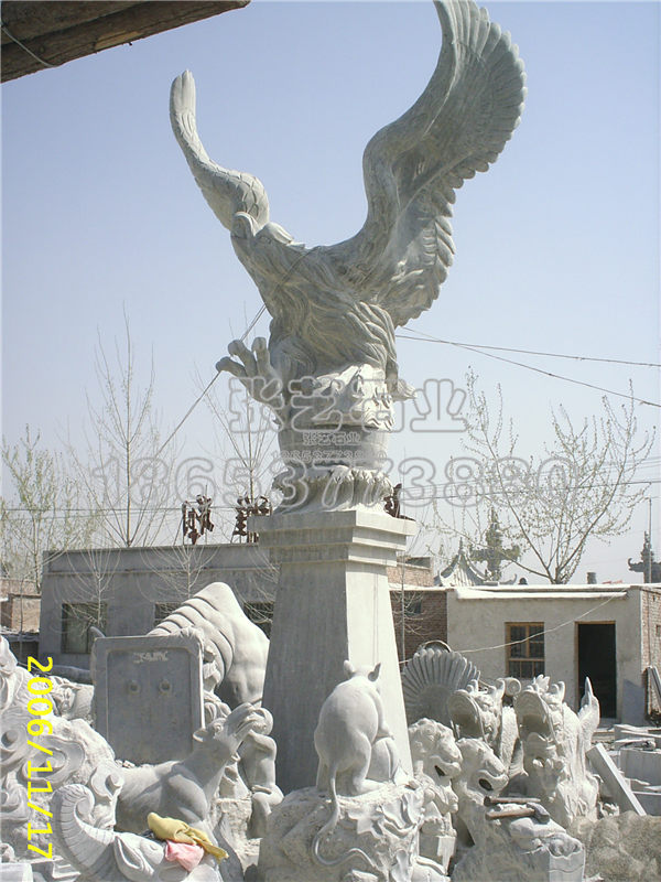 石雕動物，石雕鷹