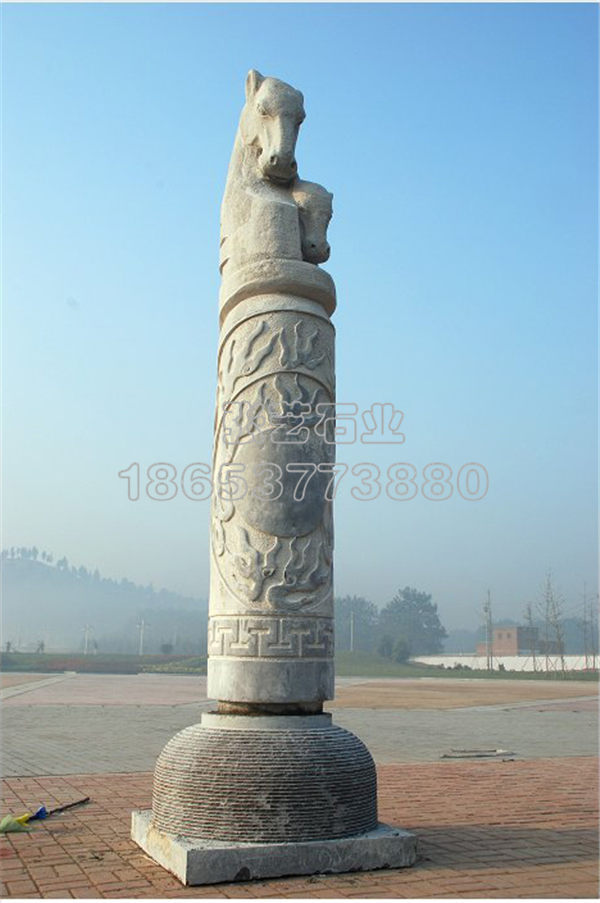 十二生肖文化柱馬